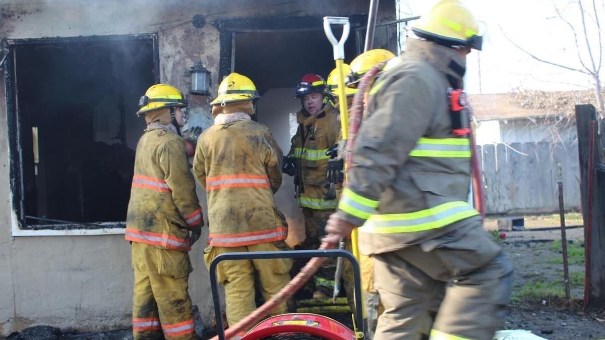 One person was killed and 13 others displaced early Sunday after flames gutted an apartment complex in Chowchilla.