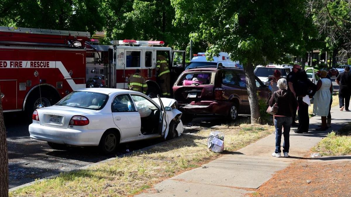 Merced police responded to a crash on Denver Avenue on Monday morning, where a suspected car thief crashed a white Kia and fled on foot. The suspect crashed into a parked Dodge Caravan, hospitalizing the woman sitting inside for complaints of pain.