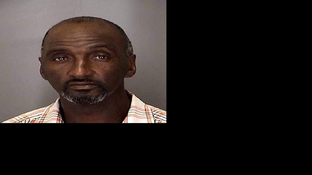 
Kenneth Wayne Lofton, last seen in the Merced area, is wanted on suspicion of assault with a deadly weapon and attempted robbery.
