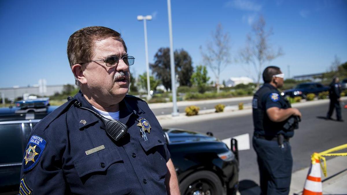 Atwater Police Sgt. Dick Wisdom speaks to media at the scene of a stabbing near Applebee’s Grill & Bar on Commerce Avenue in Atwater on Friday, April 1, 2016. According to Wisdom, a man was flown to a Modesto-area hospital with serious but not life-threatening injuries. Authorities arrested the suspect at the scene.