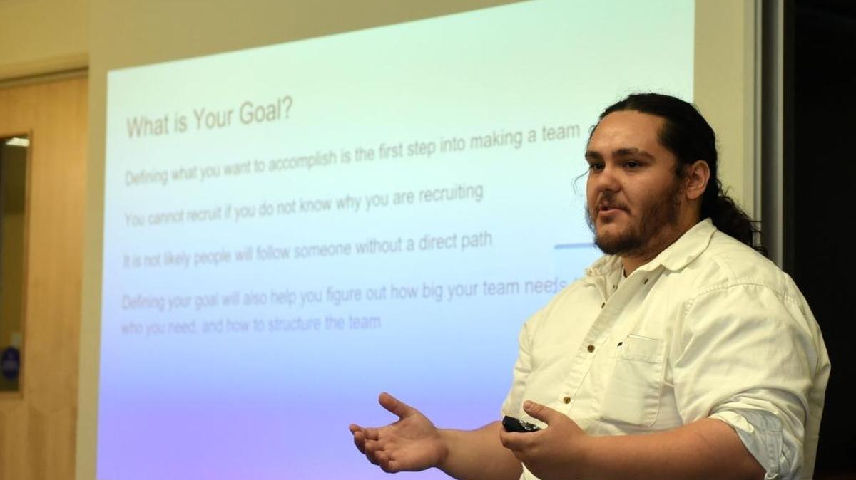 Michael Urner, 26, a 2014 graduate of UC Merced, gives advice to other entrepreneurs during a class at the UC Merced Venture Lab on Monday, Sept. 12, 2016. He said finding investors can be tough in Merced.