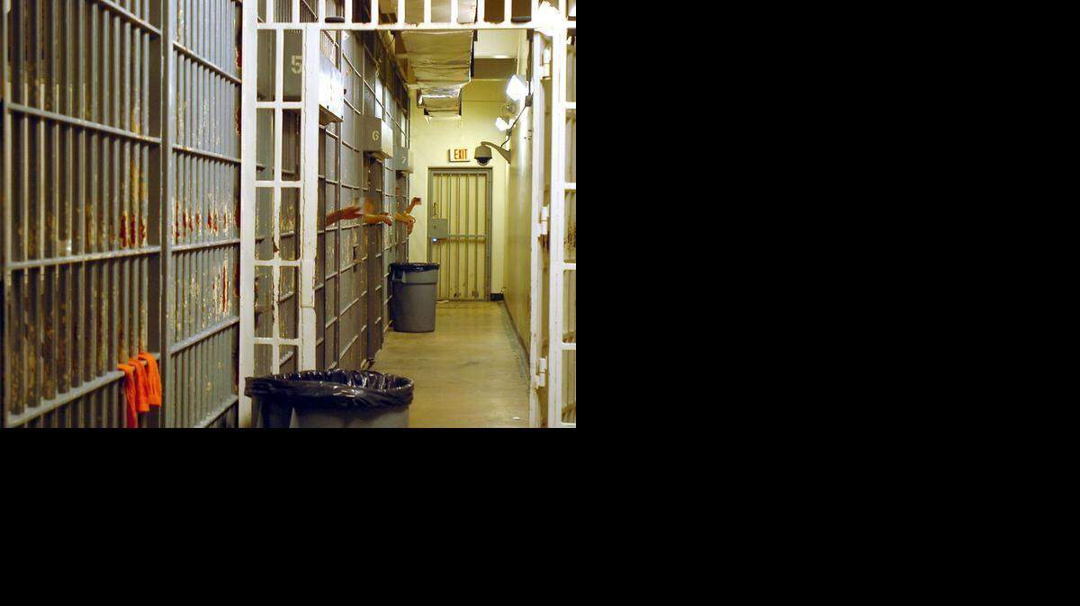 
The Merced County supervisors on Tuesday gave approval for the Sheriff’s Department to apply for a federal grant that reimburses some costs of housing undocumented criminals in county jails.
