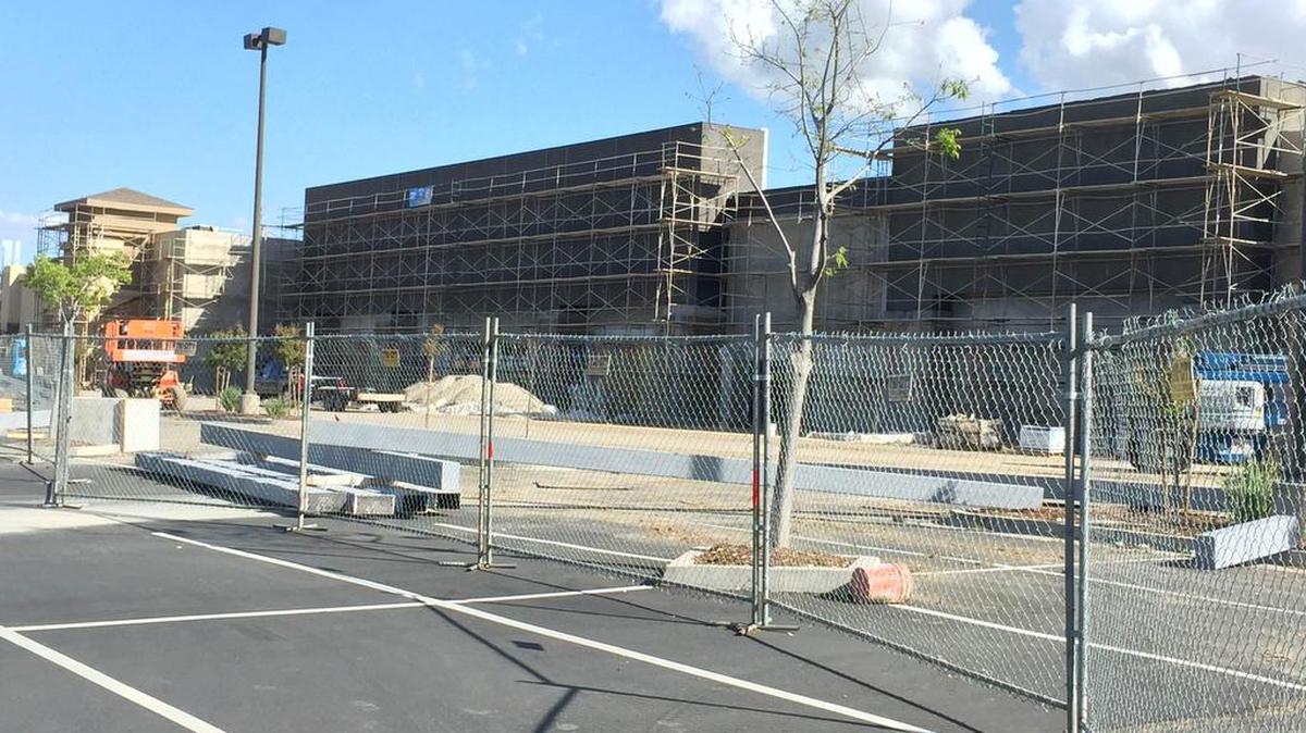 Hobby Lobby is set to anchor the former Los Banos Lowe’s building at Pacheco Boulevard and Ortigalita Road, which is under construction and will hold up to five commercial tenants.