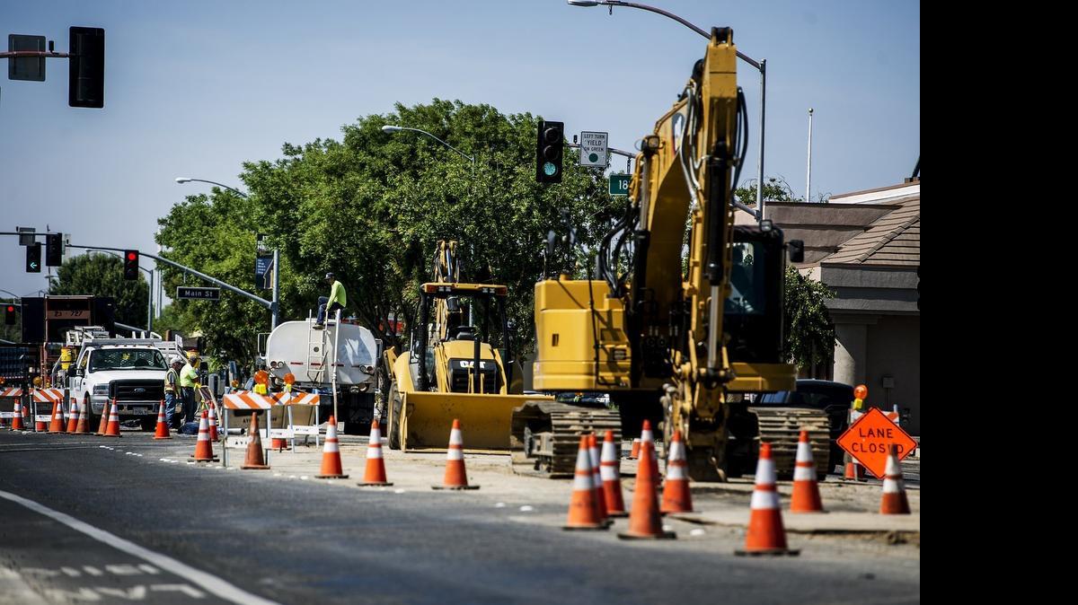 
Construction continues along R Street at the intersection of R and 18th Street in Merced.
