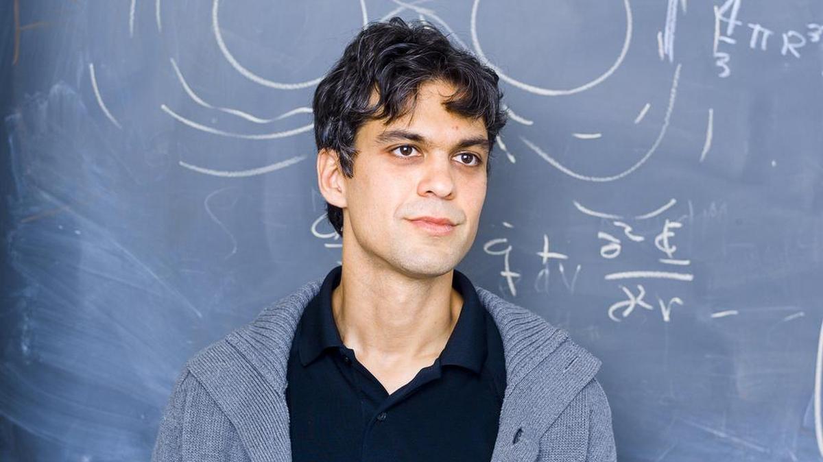 
The youngest person ever elected to the Mexican Academy of Sciences, Enrico Ramirez Ruiz now holds a teaching position at the University of California, Santa Cruz. 
