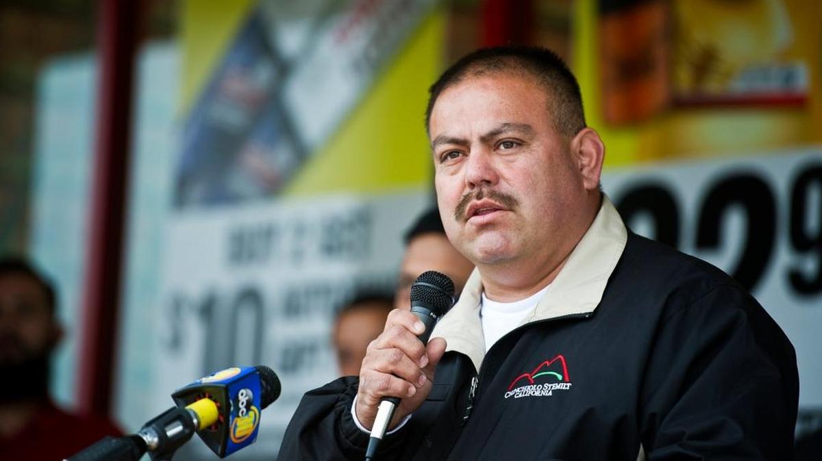 Livingston Mayor Rodrigo Espinoza addresses the crowd during a ribbon-cutting ceremony for a new AutoZone store in 2015.