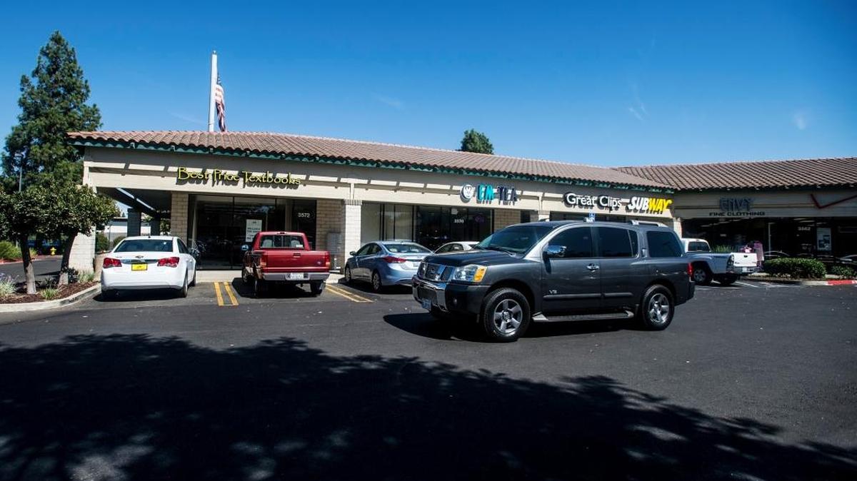 Five Guys’ Merced location is going into the empty building at 3572 G St., which once was a used-textbook store. The store is planning to have three or four outdoor tables with umbrellas for shade.