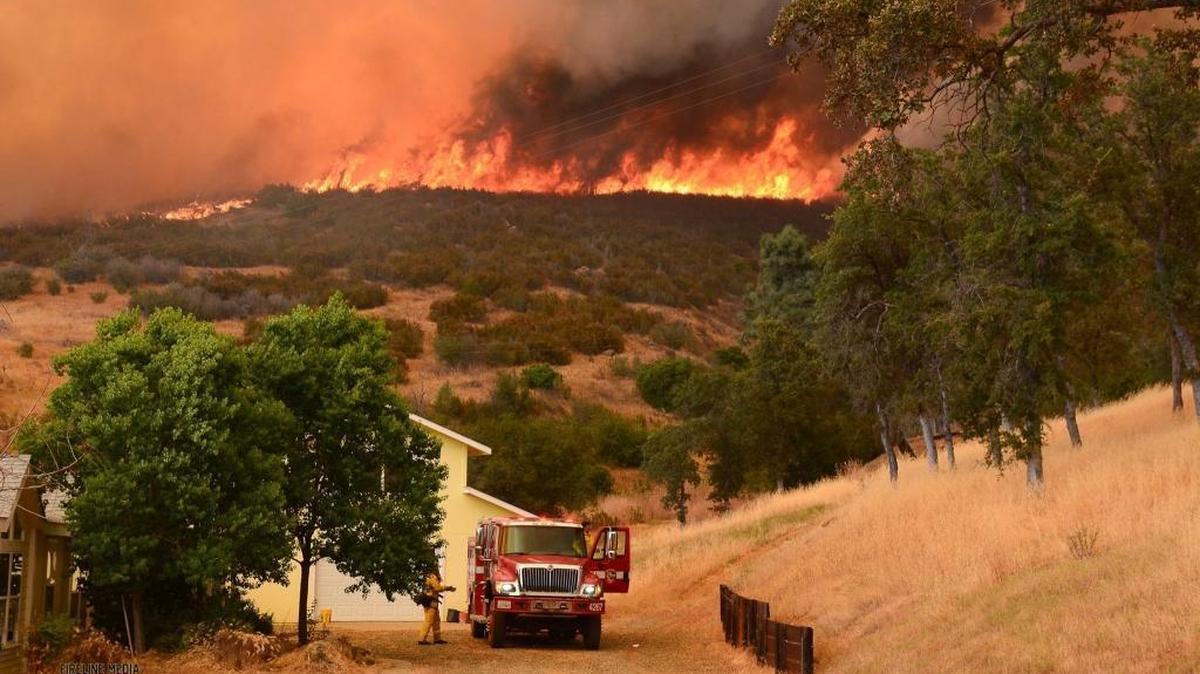 Photographer Darin McKinney snapped this shot of the Detwiler Fire in Mariposa County, which grew to 15,500 acres with 5% contained and 300 threatened structures Tuesday morning.