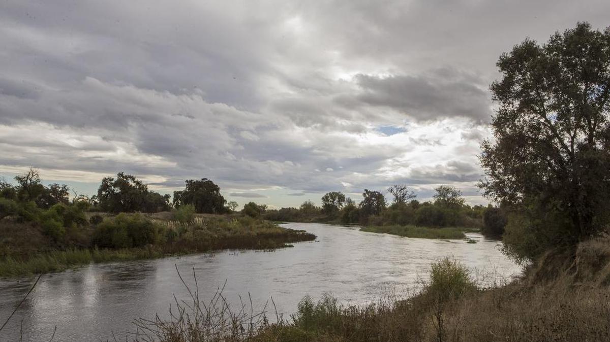 The San Joaquin River flows past Highway 132 west of Modesto in October.