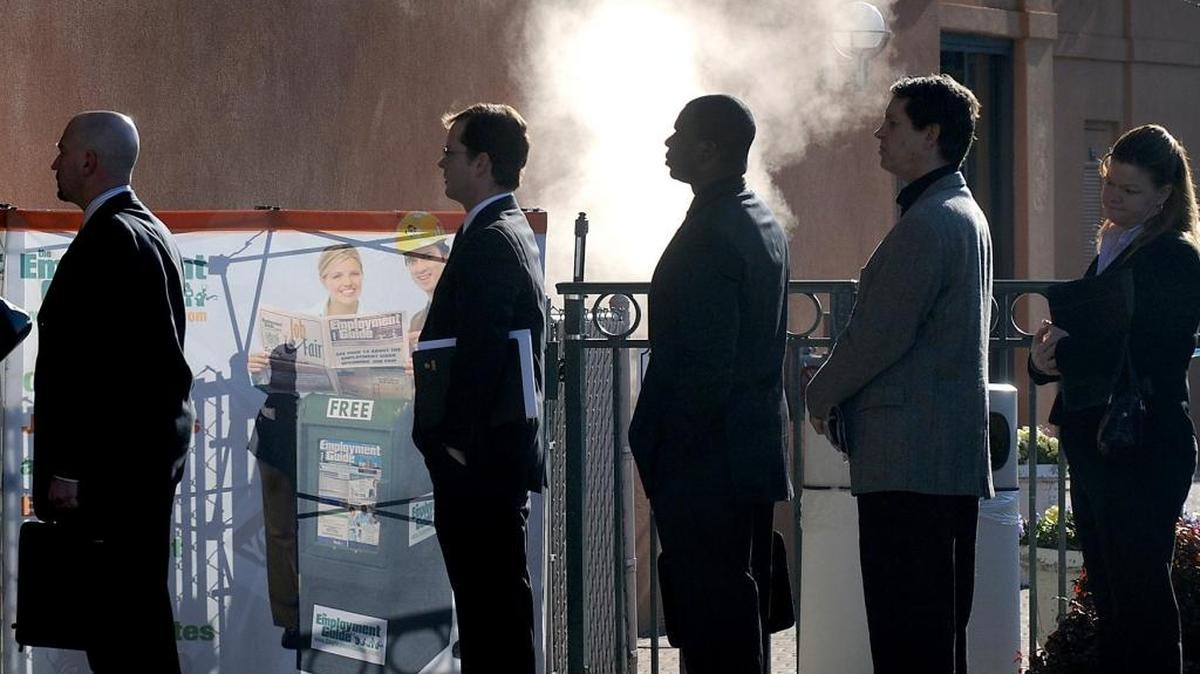 Unemployed financial services workers lined up for interviews for a rare opening in 2009 when the unemployment rate was 11 percent.