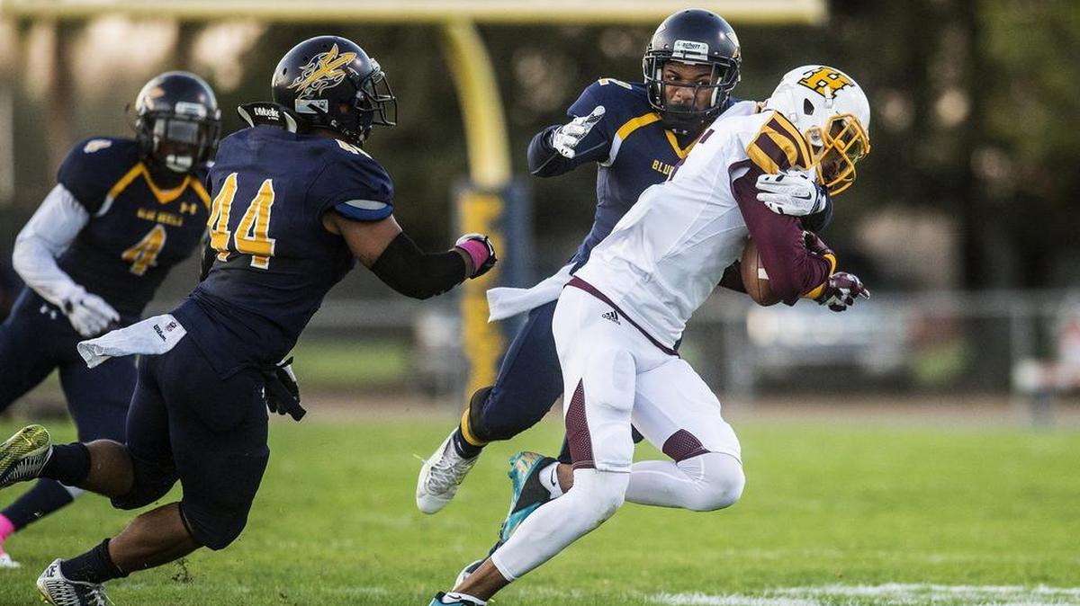 Merced College cornerback Devron Davis (2) signed his letter of intent to play at UTSA on Monday afternoon.