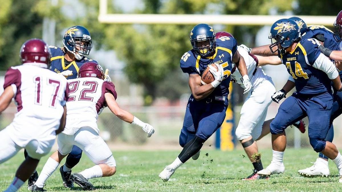 Running back W.R. Sanders Jr. (25) and the Merced College football team have won four in a row. They willl try to make it five in a row when they host Cabrillo in their regular-season finale on Saturday.