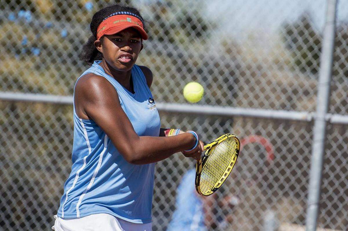 El Capitan’s Jenasis Yarrell went a perfect 15-0 in Central California Conference matches this season on her way to winning a third straight CCC singles championship.