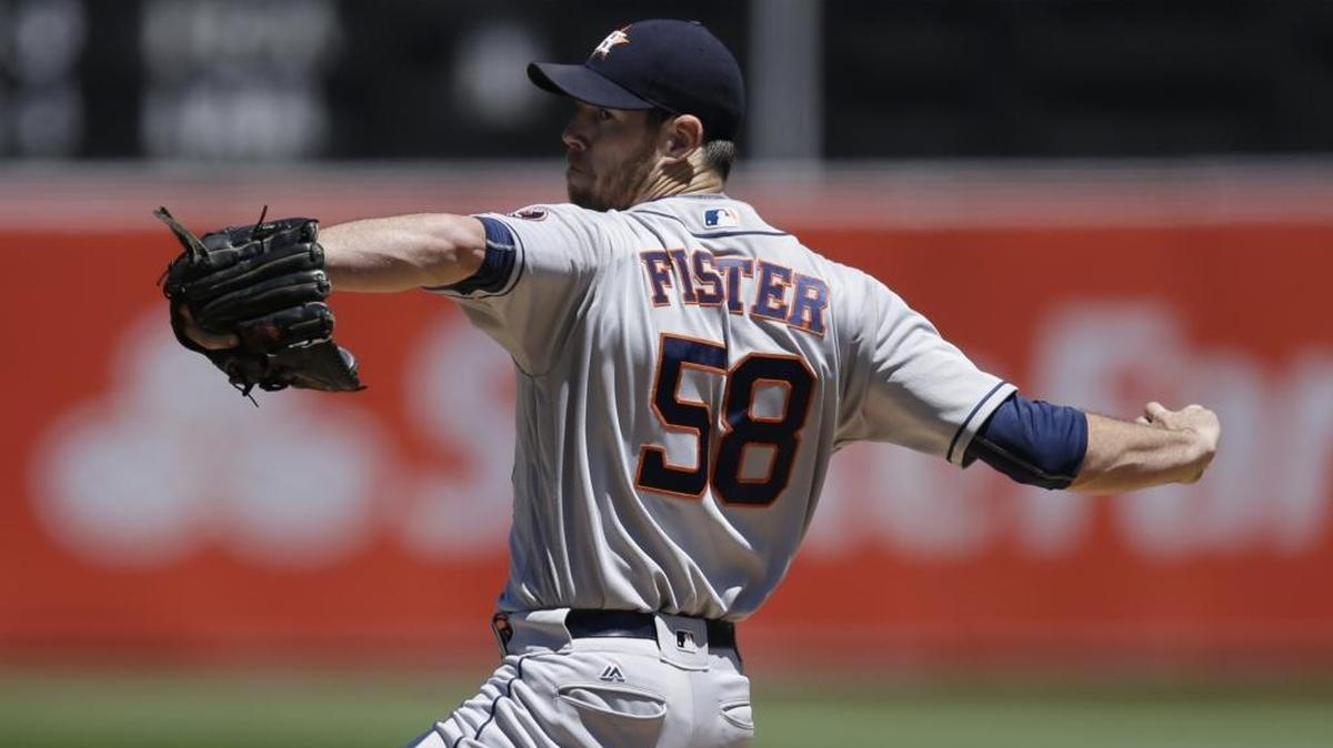 Houston Astros pitcher Doug Fister works against the Oakland Athletics in the first inning of a baseball game Wednesday, July 20, 2016, in Oakland, Calif. (AP Photo/Ben Margot)
