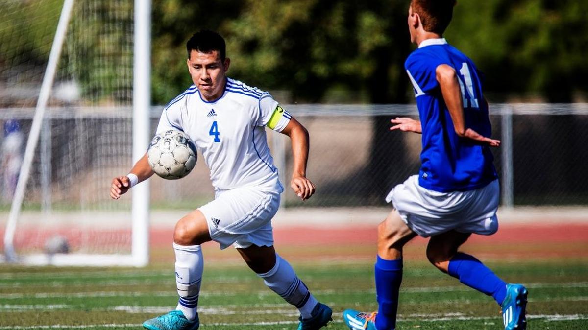 Atwater senior Alex Rios (4) and the Falcons are looking to finish the playoff run they started a year ago. Tuesday, Sept. 15, 2015.