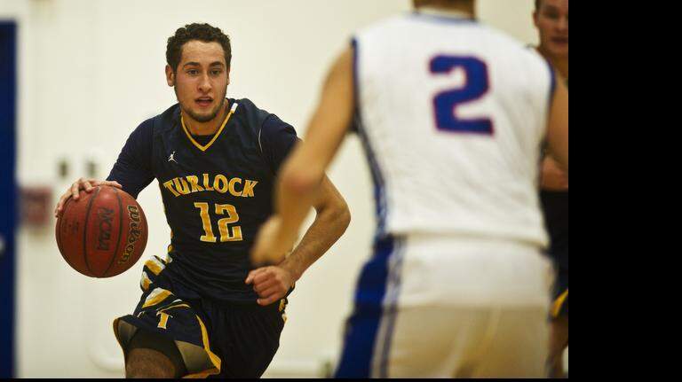 Turlock boys basketball defeats Atwater 51-31